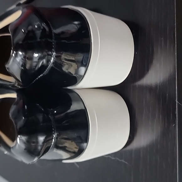 Black patent leather style katy perry shoe, women's 9 - Picture 6 of 6